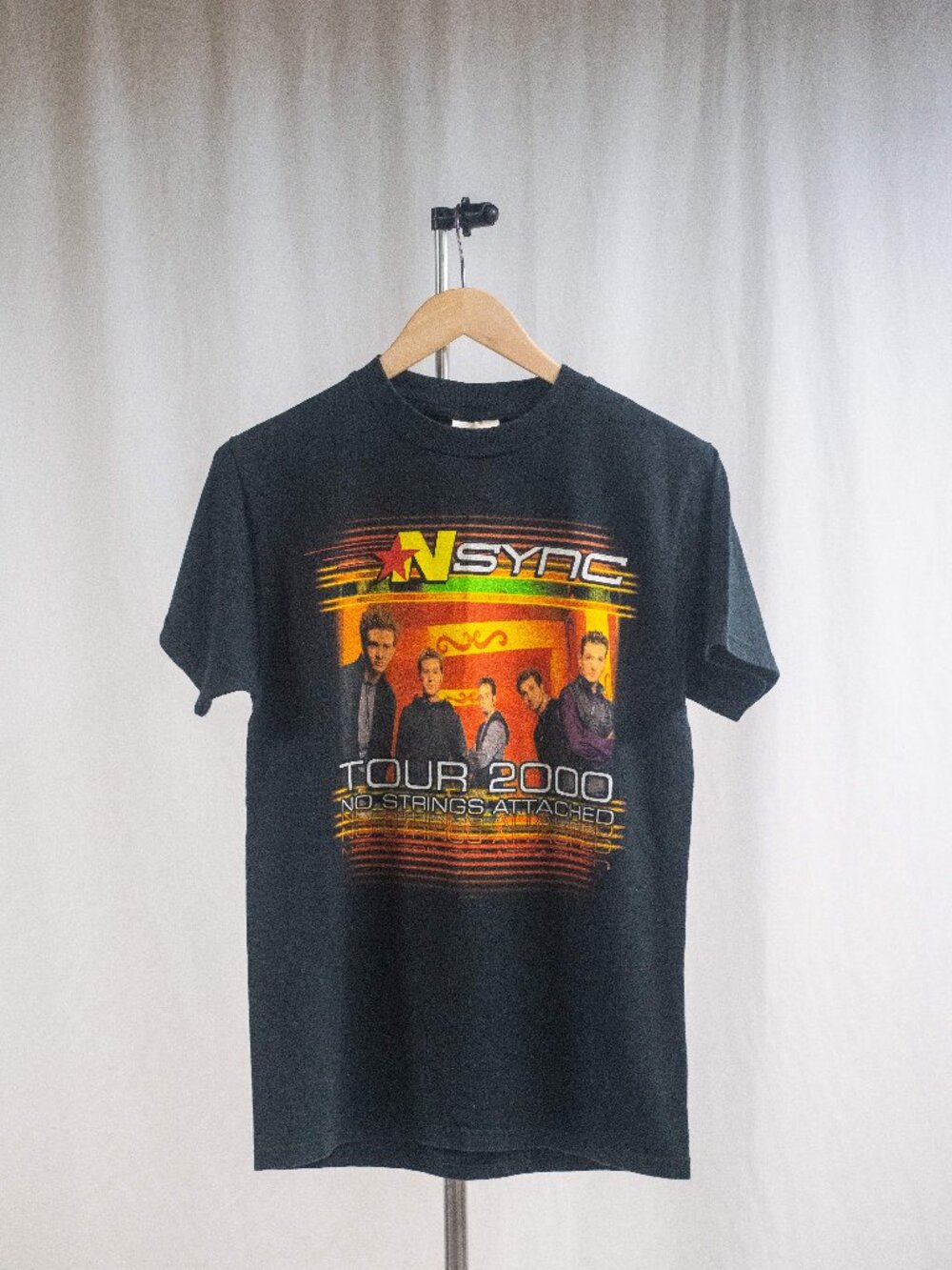 Vintage NSYNC Y2K Tour 2000 No Strings Attached T-shirt